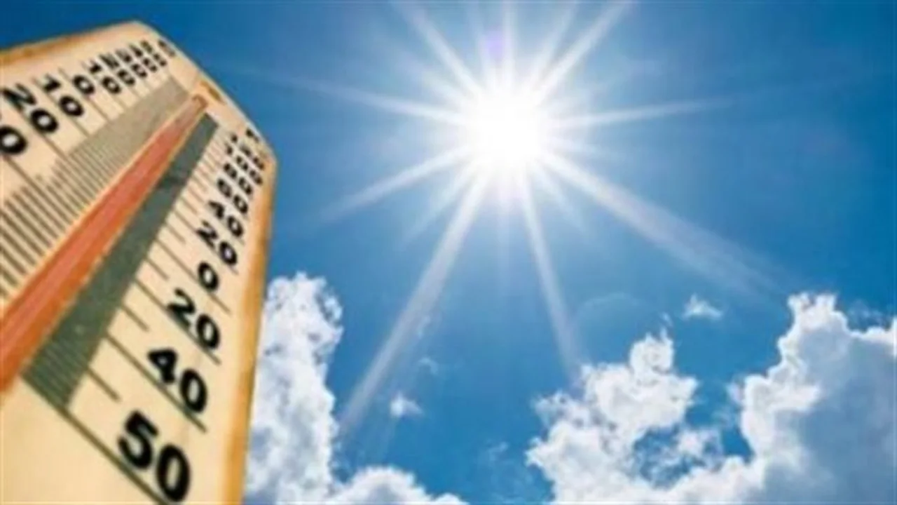 تحذير لـ 4 محافظات.. رياح الصحراء الغربية تثير الأتربة وسحب كثيفة تغطي سماء القاهرة